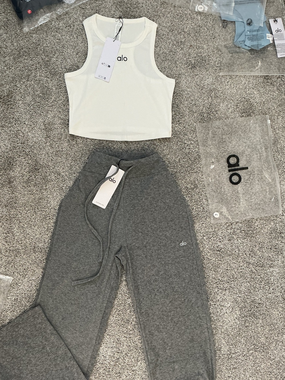 ALO Yoga women Gray Jogger Sweatpants
